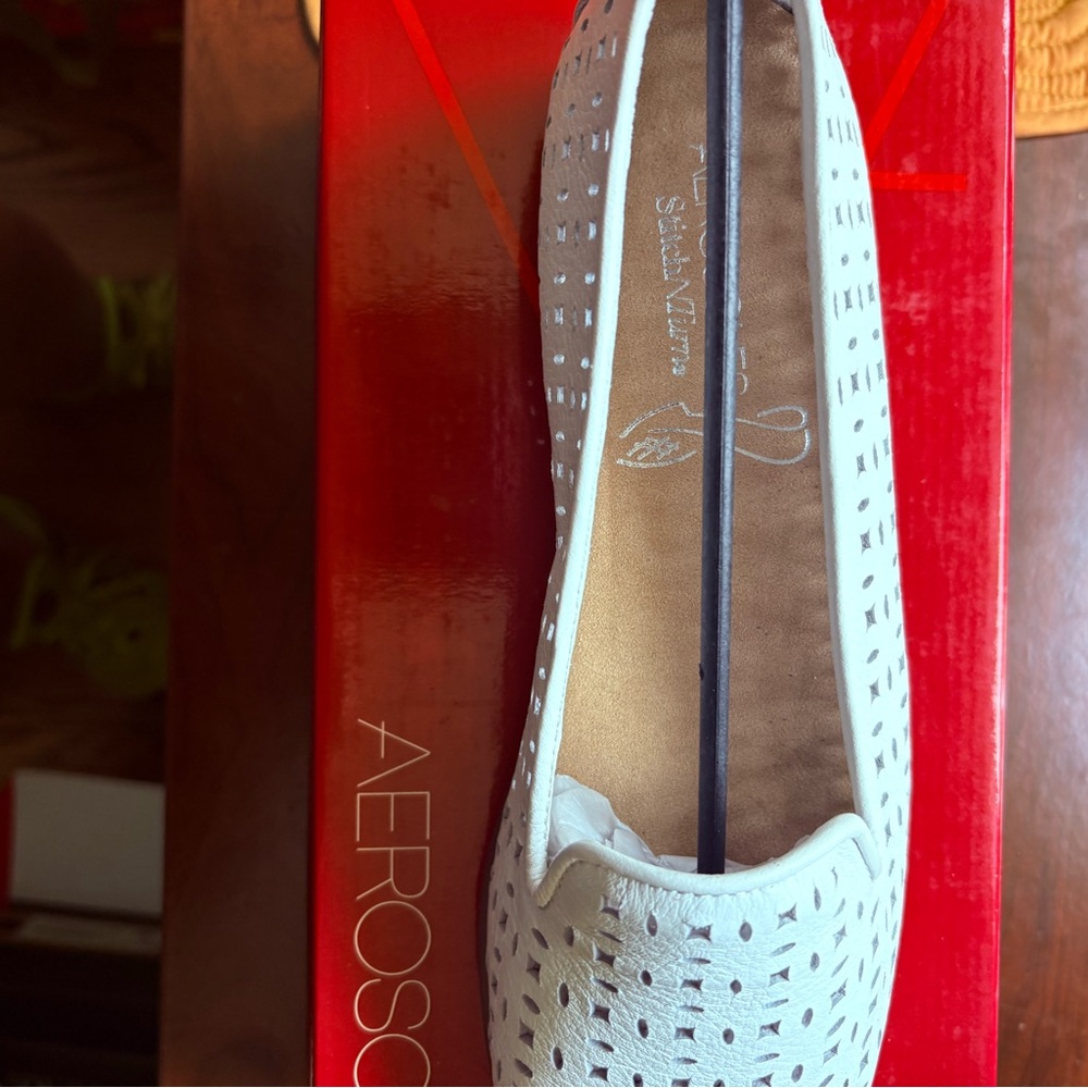 AEROSOLES WOMEN'S YOU BETCHA SLIP-ON LOAFER WHITE LEATHER Sz 10M - Picture 2 of 5